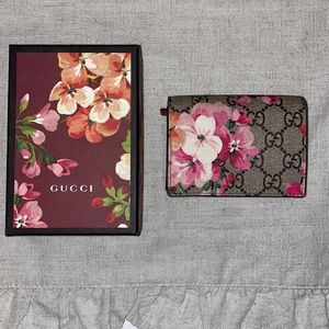Gucci Bloom wallet